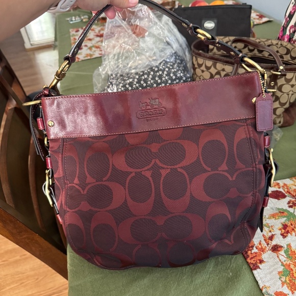 Burgundy Coach Purse Zoe signature - Picture 1 of 4